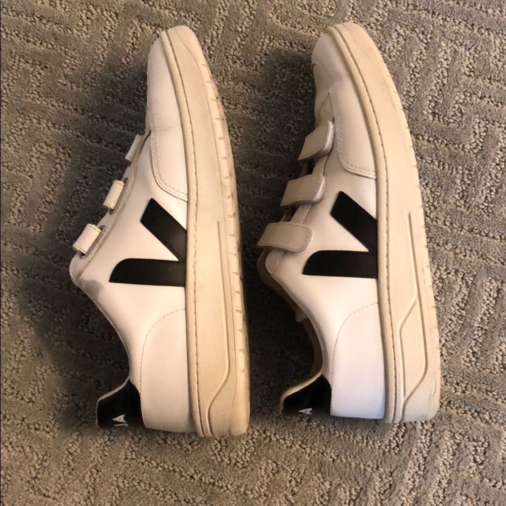 🖤🤍 Veja Triple Lock Sneaker 🤍🖤